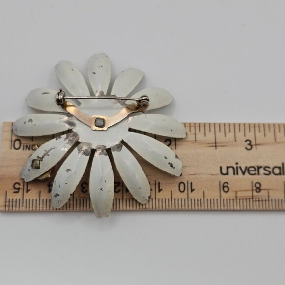 Vintage White Daisy 2pc Floral Flower Head Lapel Pin Brooch Set - Picture 13 of 13